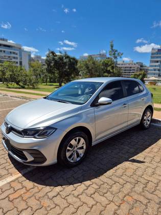 VOLKSWAGEN POLO 1.0 MPI MANUAL VOLKSWAGEN POLO 1.0 MPI MANUAL